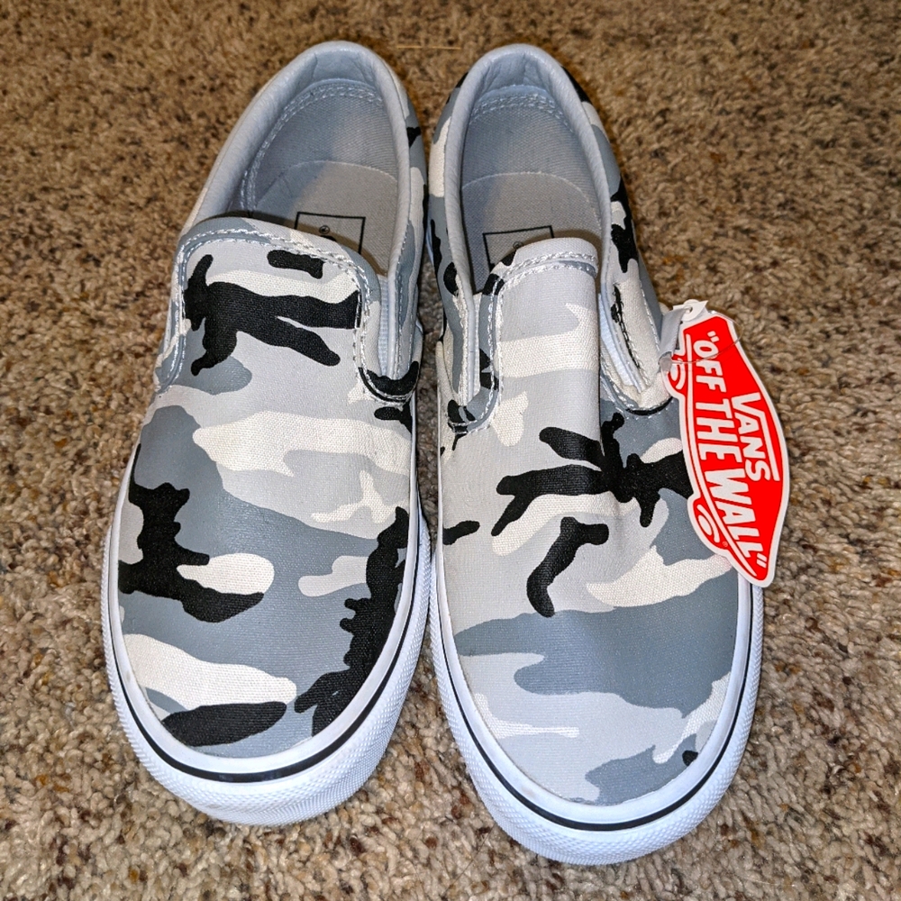 Vans slip on shoes (men's size 4, women's 5.5)